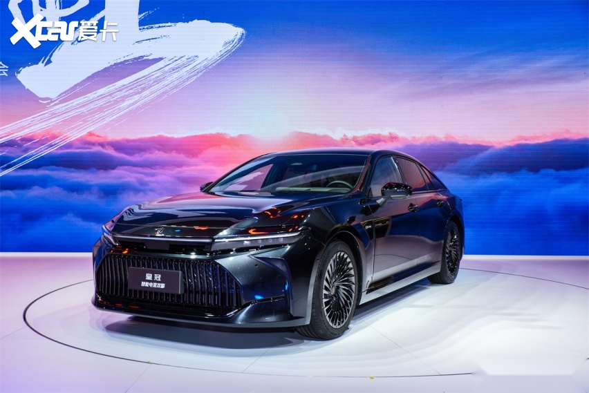 重新定义丰田旗舰轿车,全新皇冠强势回归