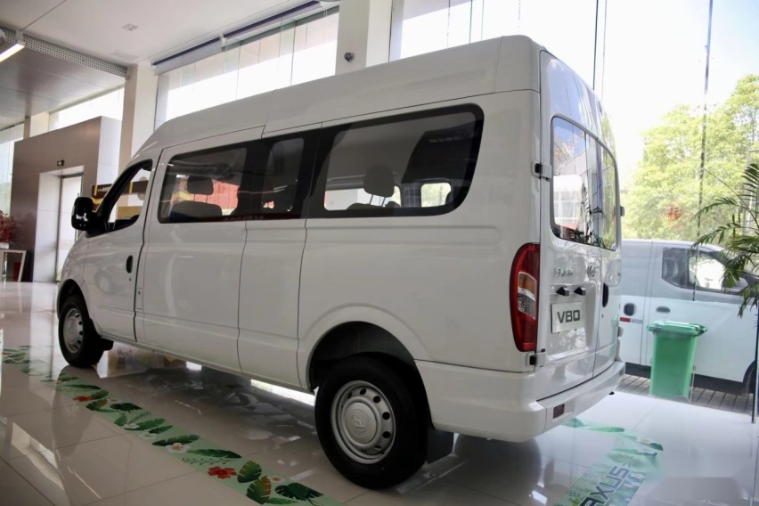 物流货运“好帮手”，探店实拍上汽大通MAXUS V80中轴版