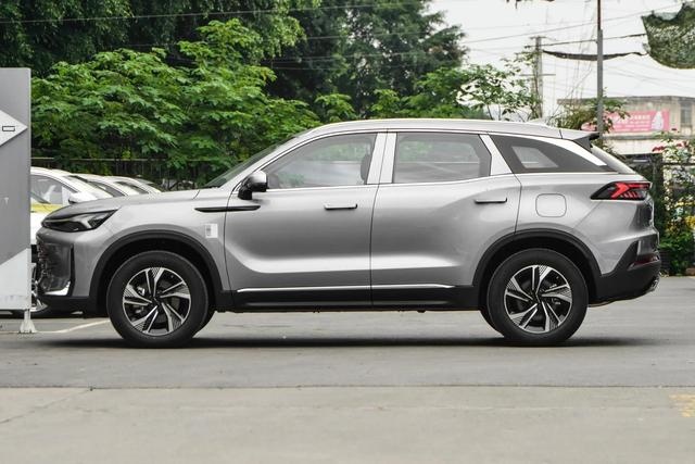 北京汽车X7优享+PLUS上市，1.5T+7DCT，售价12.99万元