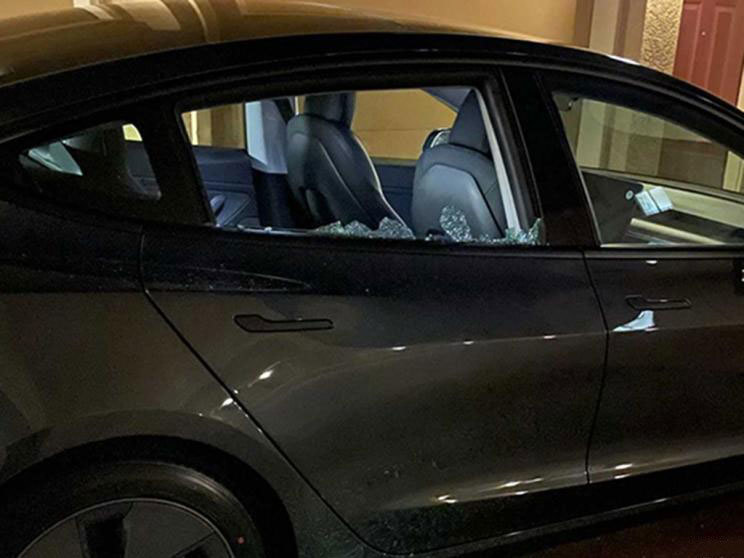 事故频发 特斯拉Model 3又出现车窗玻璃自发性破碎事件