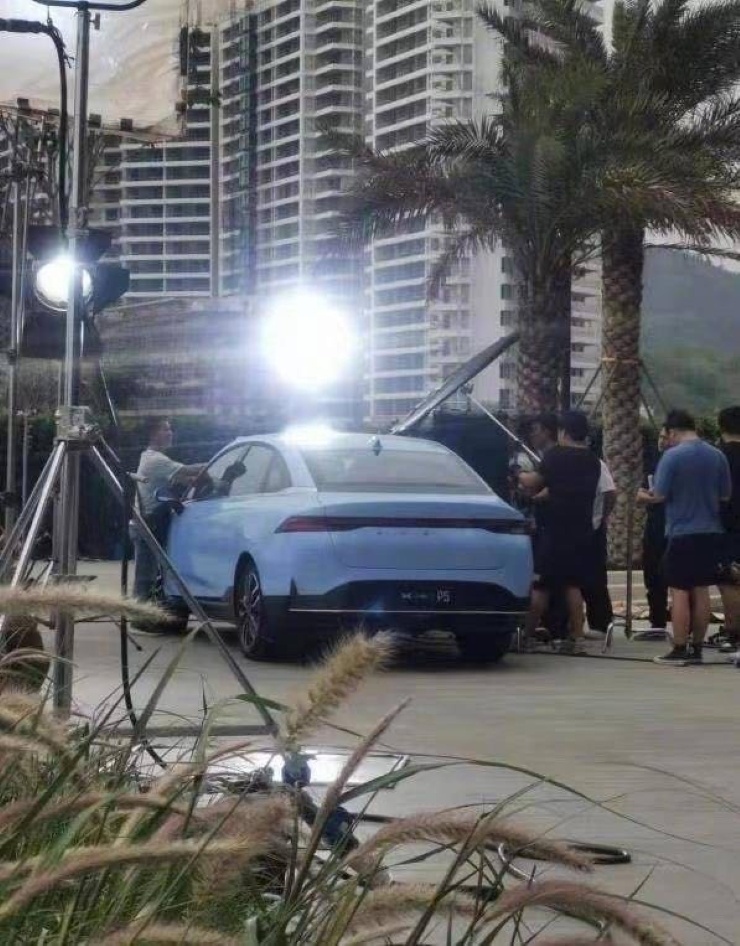 小鹏P5无伪实车首次曝光 命名基本可以确定
