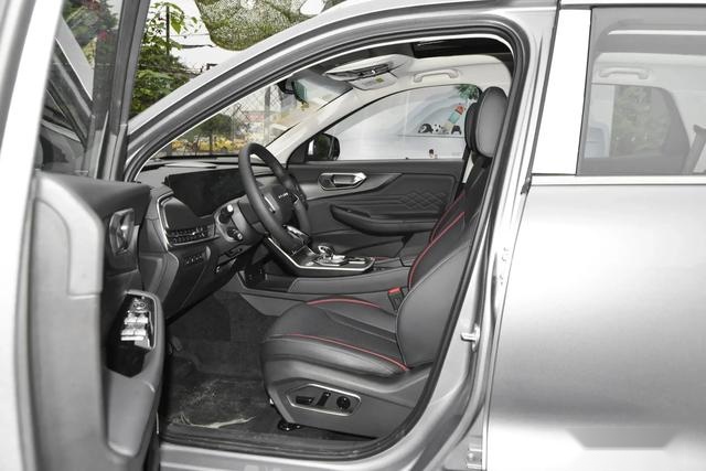 北京汽车X7优享+PLUS上市，1.5T+7DCT，售价12.99万元