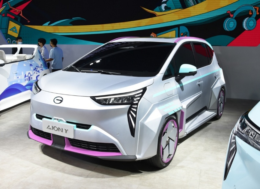 对年轻市场虎视眈眈，埃安推出AION Y赛博电竞版，很吸睛