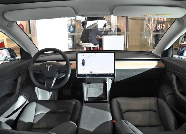 Model3长续航版公布售价了，老韭菜们又被收割了
