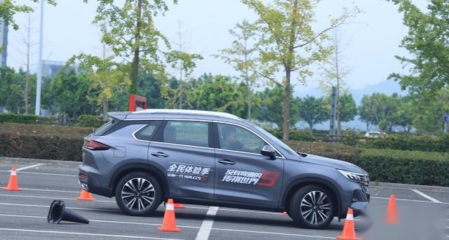 制动、悬架系统双革新 全新传祺GS5弯道操控表现有看点