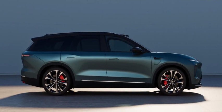 30万以上的大空间新能源SUV 蔚来ES8和极石01怎么选？