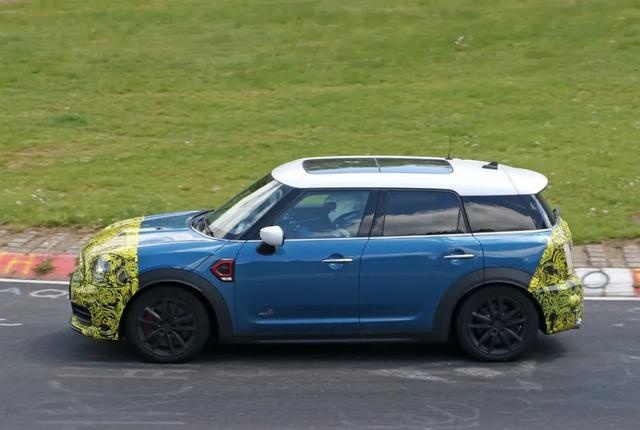 在纽伯格林，我们逮到了新款MINI Countryman