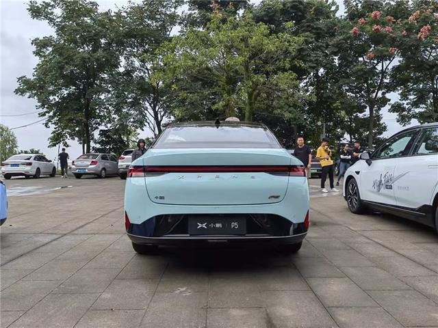 新势力做工差可以理解？没软件小鹏P5也是好车，其他车别再找理由