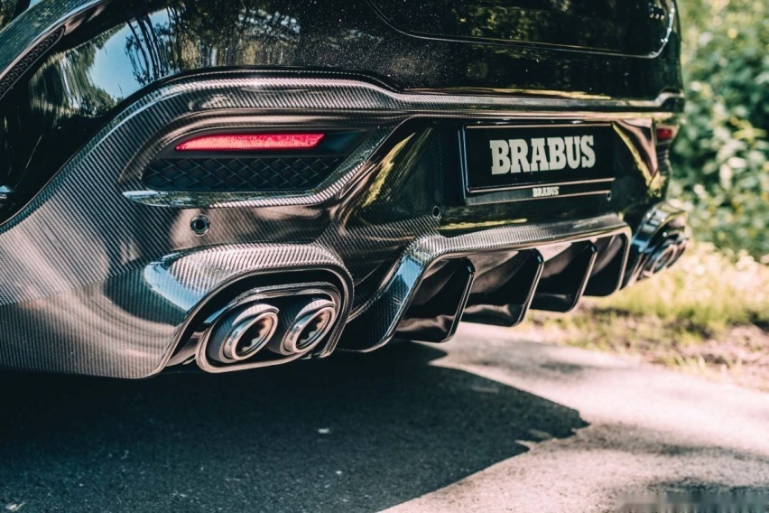 奔驰-巴博斯BRABUS 800官图发布 可生产800马力/3.4秒内