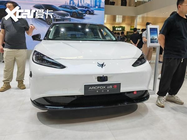 搭载华为ADS 2.0，极狐阿尔法S先行版PRO上市