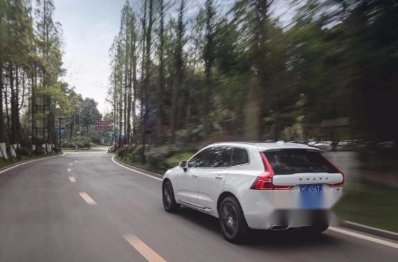 自带安全光环 黑科技爆棚的沃尔沃XC60诠释SUV也可以有极佳操控!