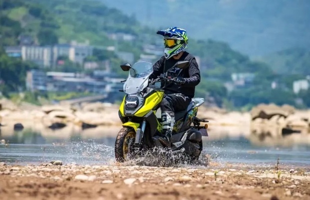 送3千油卡！力帆加入战斗：新车蓝鲟150、V16 Plus等多款促销