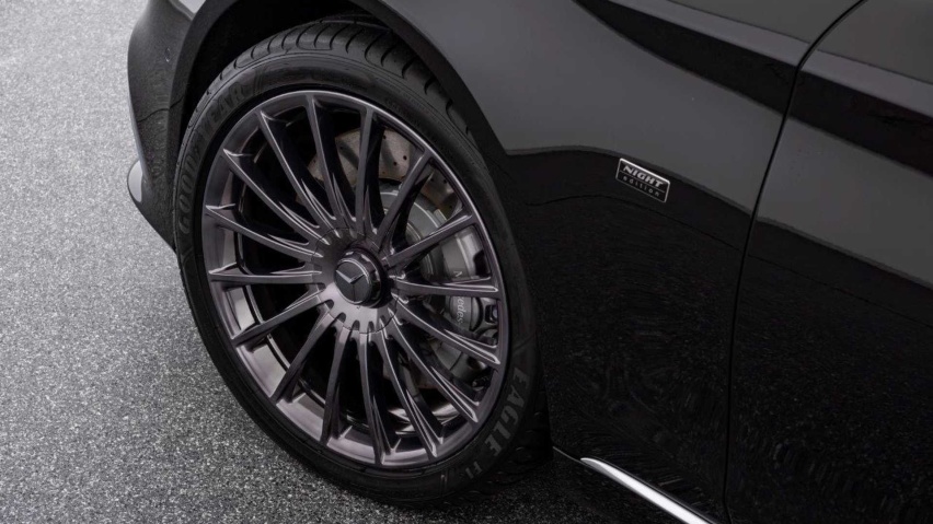搭载V12发动机，限量15台，迈巴赫在美国推出S650暗夜版