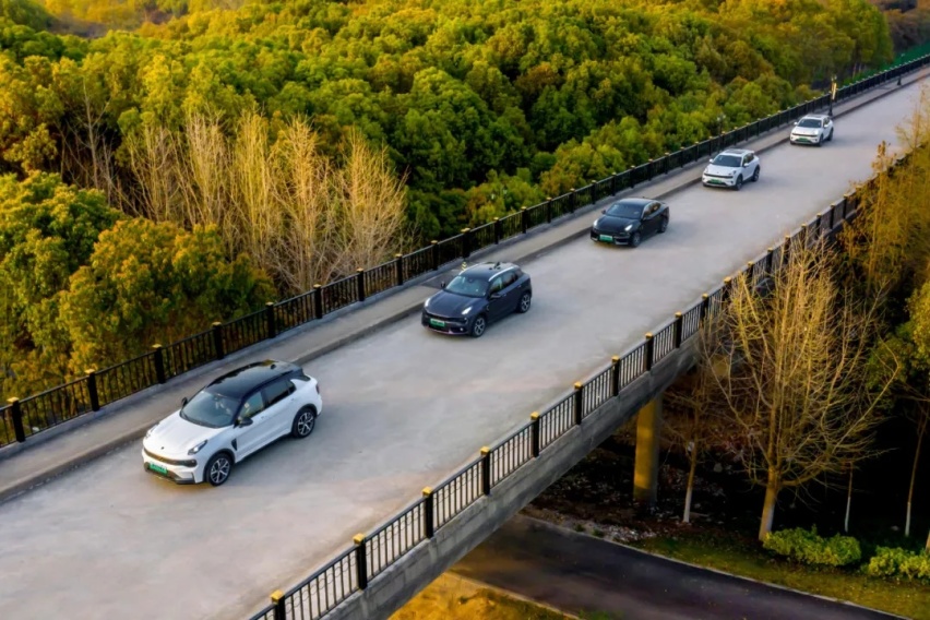 领克06 PHEV，凭什么值得推荐？