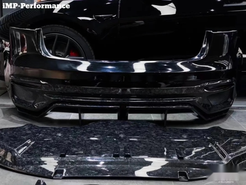 油价太贵被迫买Model 3高性能版，帮老婆磨合新车顺便改装玩玩
