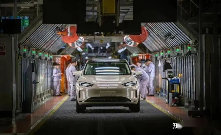 从AITO问界到华为问界，张兴海和它的赛力斯该何去何从？