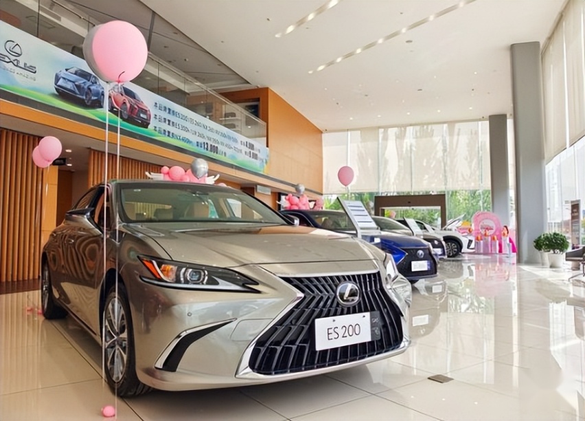 跌疯了！ES200售价看齐凯美瑞，“保值神车”雷克萨斯也没人买了