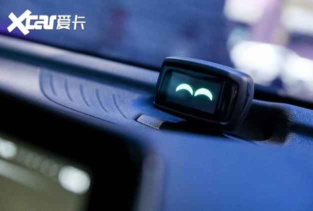 首次采用透明A柱的国产SUV，续航500公里破百不到5秒