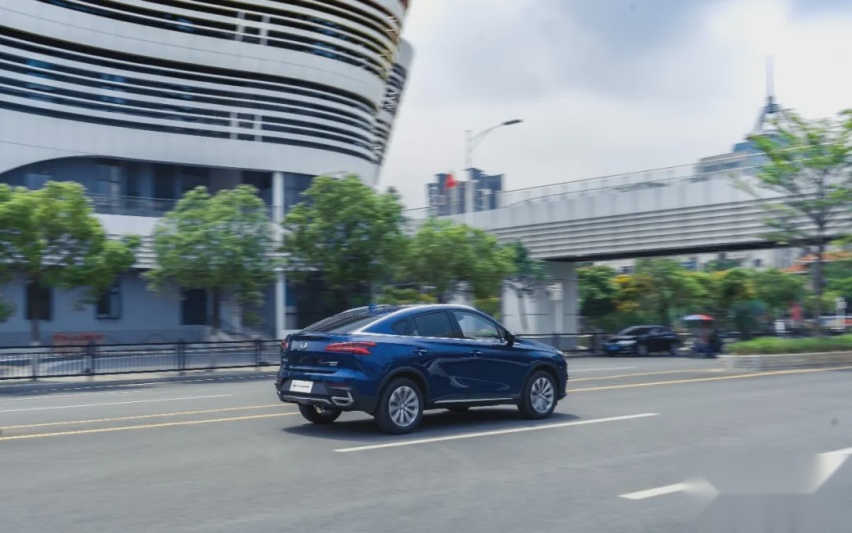 颜值、配置都有了，预算有限又想买轿跑SUV，看看这款