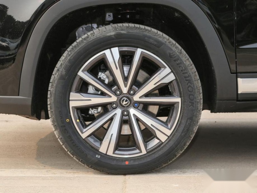 定位中大型SUV，长安CS95PLUS，还有哪些卖点？