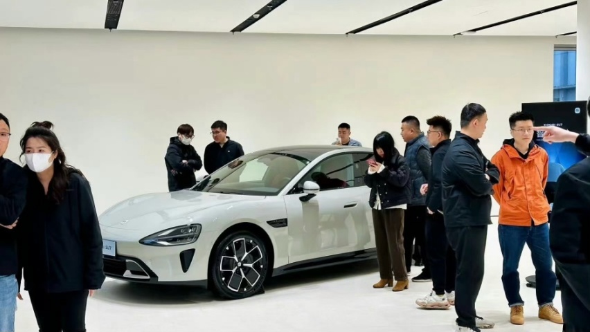 小米首款车型SU7后天上市，资本市场昨天却沸腾了