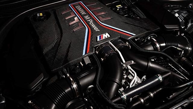四门V8大对决 你选宝马M5还是奔驰AMG E63