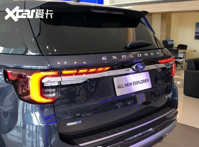 解读2023款福特探险者，双球节铝合金前悬架，1700兆帕冷萃钢A柱