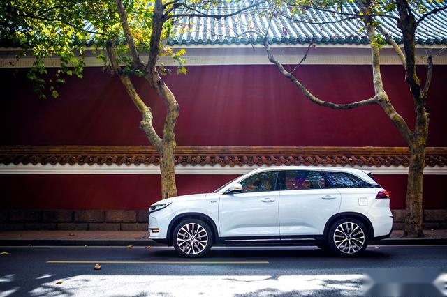 车市谈|搭载人脸识别 三款更智能的长安欧尚X7正式上市