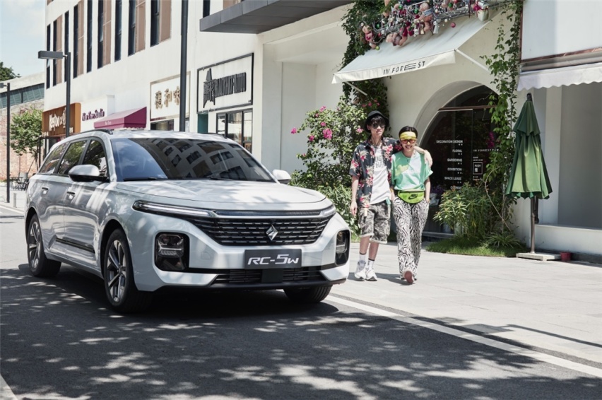 10万不到买旅行车！新宝骏两款新车喜欢吗？