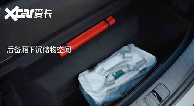 理想i6杀疯了！23.98万配上空悬+激光雷达，ModelY慌了？