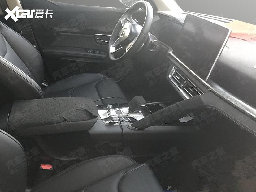 ​新款比亚迪宋Pro DM路试谍照曝光，内饰进行了调整