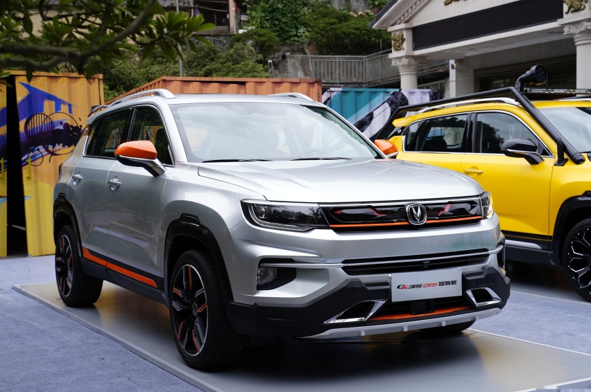 你见过“古尔夫”涂装的CS35 PLUS吗？个性青年看过来