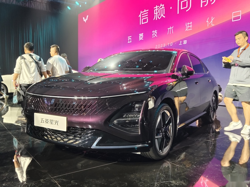 五菱星光正式发布 亏电油耗仅3.98L