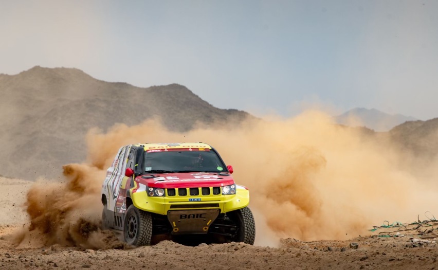 敢与达喀尔传奇车手交锋 BJ40这次“野“大了！
