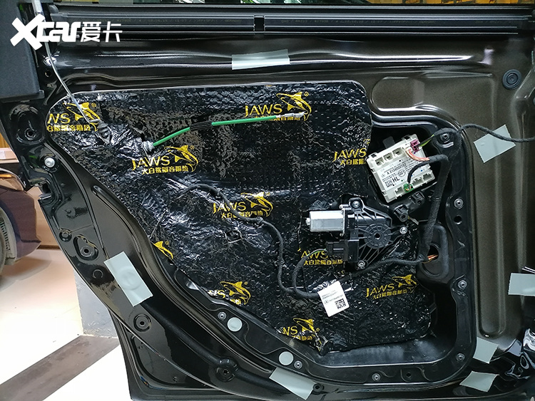 专车专用12单元畅快出声，奔驰E200汽车音响改装埃曼德高