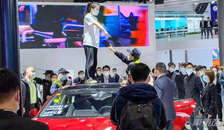 特斯拉胜诉！刹车没问题，“闹事者”判赔49万