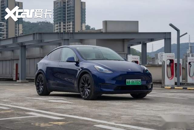 年轻人的“大号玩具车” 春节试驾 Model Y P