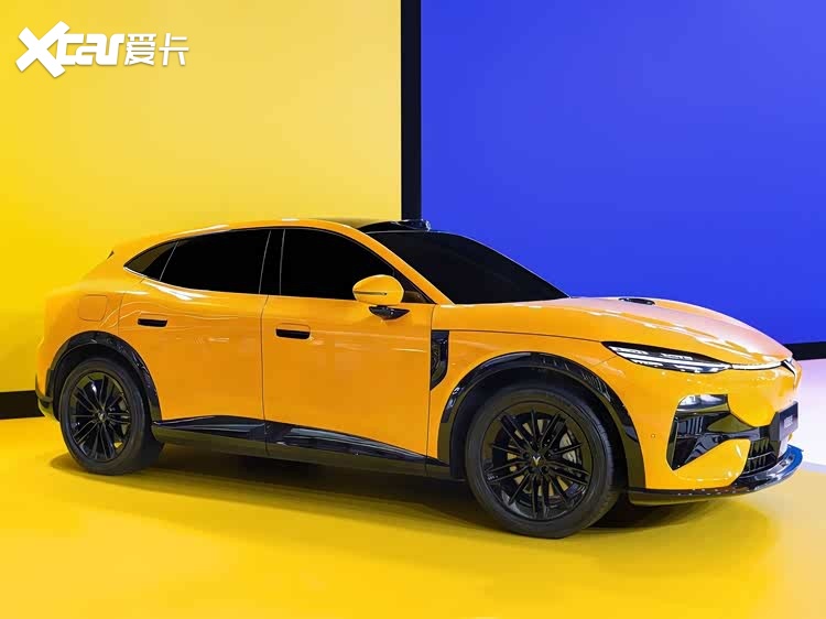 白玉兰名场面！岚图追光 S 四款高定车色亮相