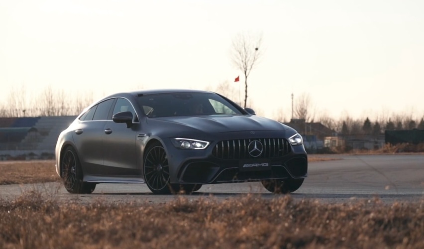 直线虐超跑，弯道狂漂移！试最强四门奔驰 AMG GT 63 S