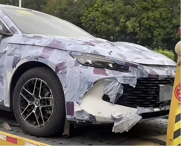 【E汽车】比亚迪秦L实车谍照曝光