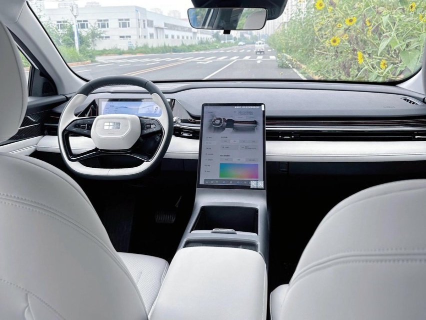 再出“王炸”！银河L6龙腾版实力再现，直逼燃油车，“卷疯了”