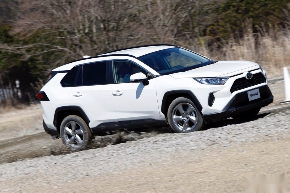 外媒评价说买到就赚到 丰田新一代RAV4全方位试驾体验