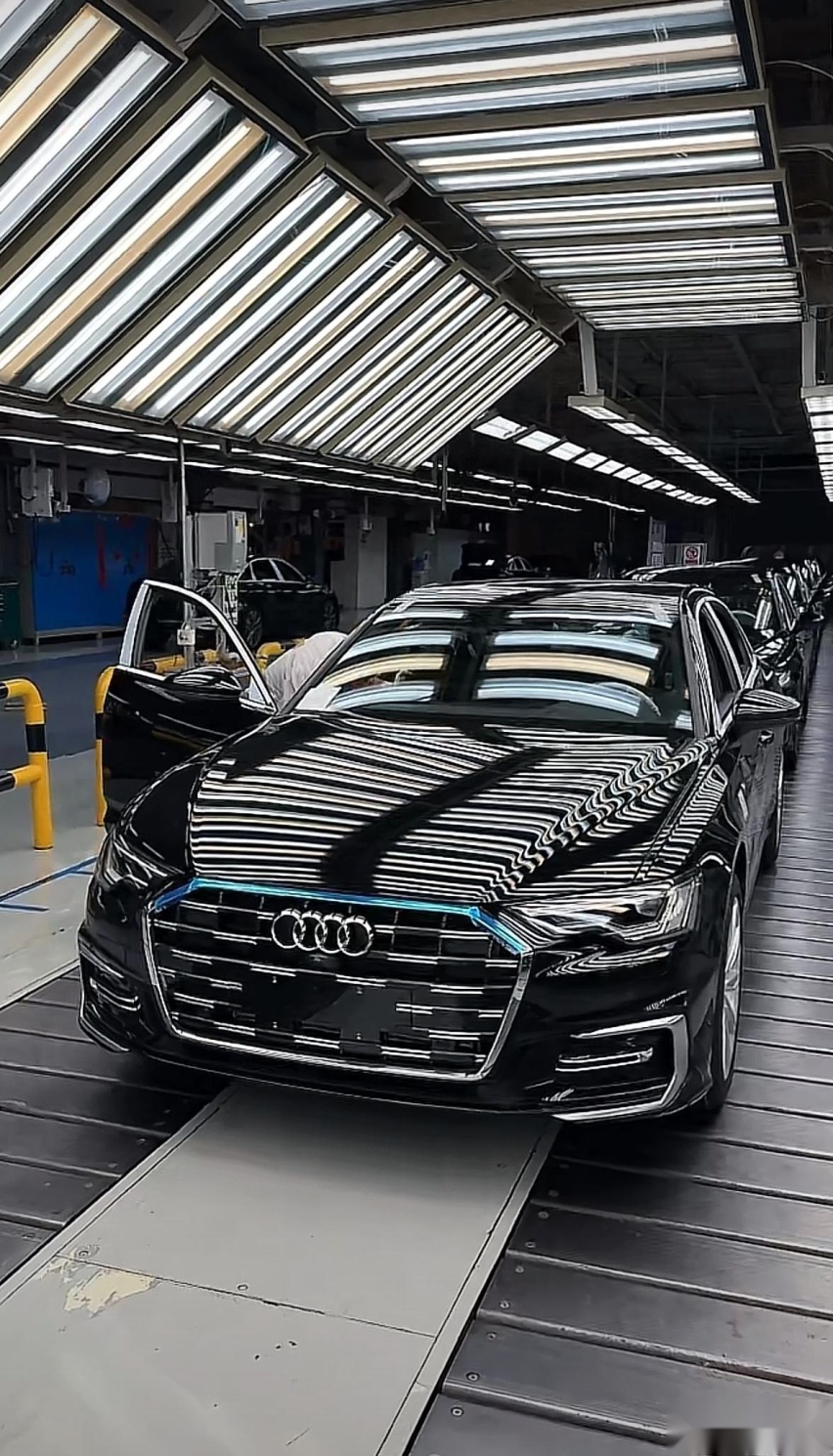 11月上市！25款奥迪A6L、Q5L实车曝光，取消致雅型/舒适配置升级