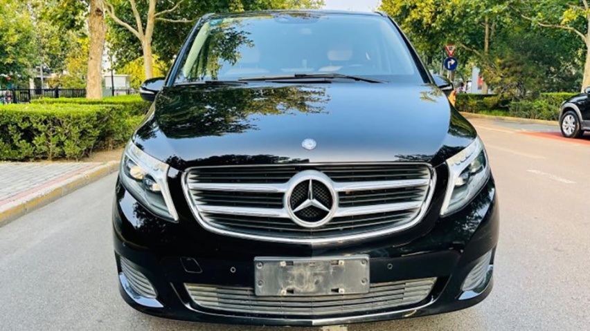 25万就能买豪华MPV，二手奔驰V级买得起也不适合家用？