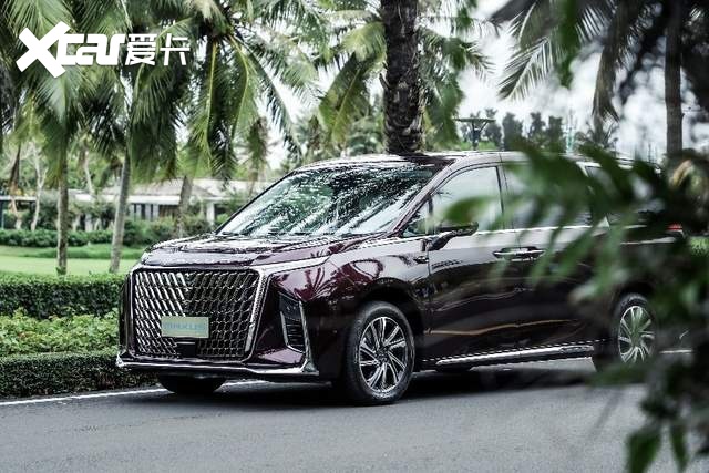 张信哲正式成为上汽大通MAXUS G90心动代言人
