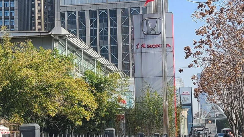 湖北半价油车来了，比电车价格战更猛，赔钱卖车能玩多久？