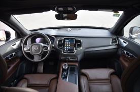 为啥说沃尔沃XC90是豪华SUV安全典范，看完老司机介绍，瞬间秒懂