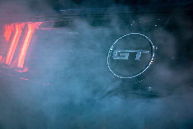 想买福特Mustang？请先干了这碗