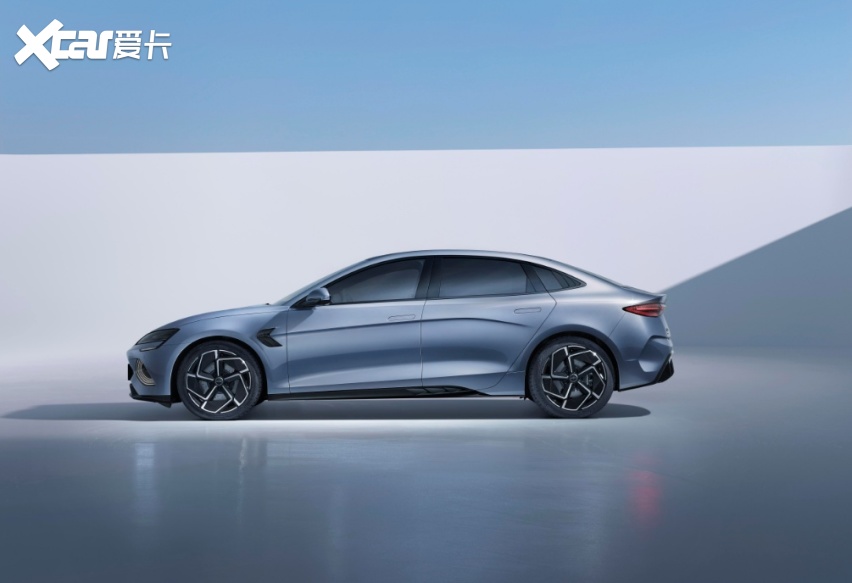 月销20万的比亚迪还不满足，海豹冠军版上市，Model 3慌不慌？