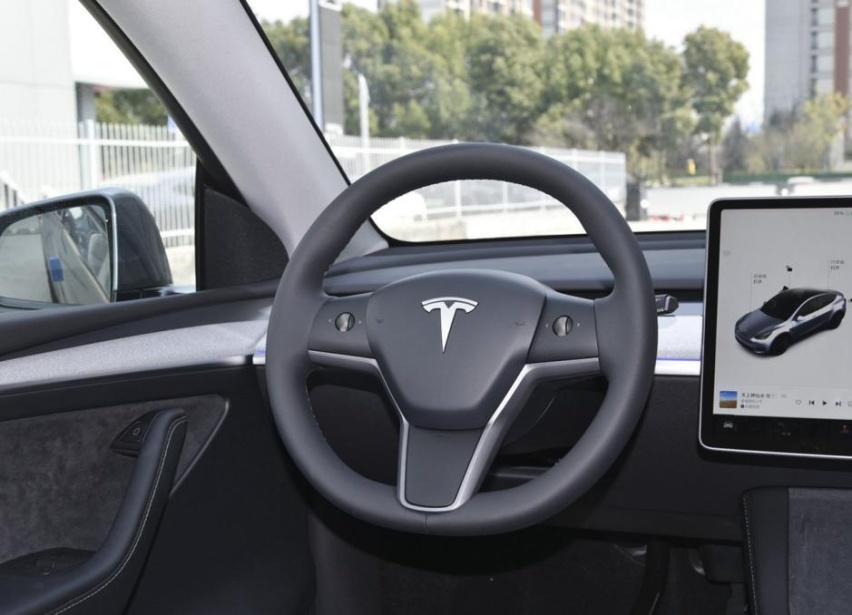 Model Y比Model 3的销量高，说明国人还是更偏爱SUV